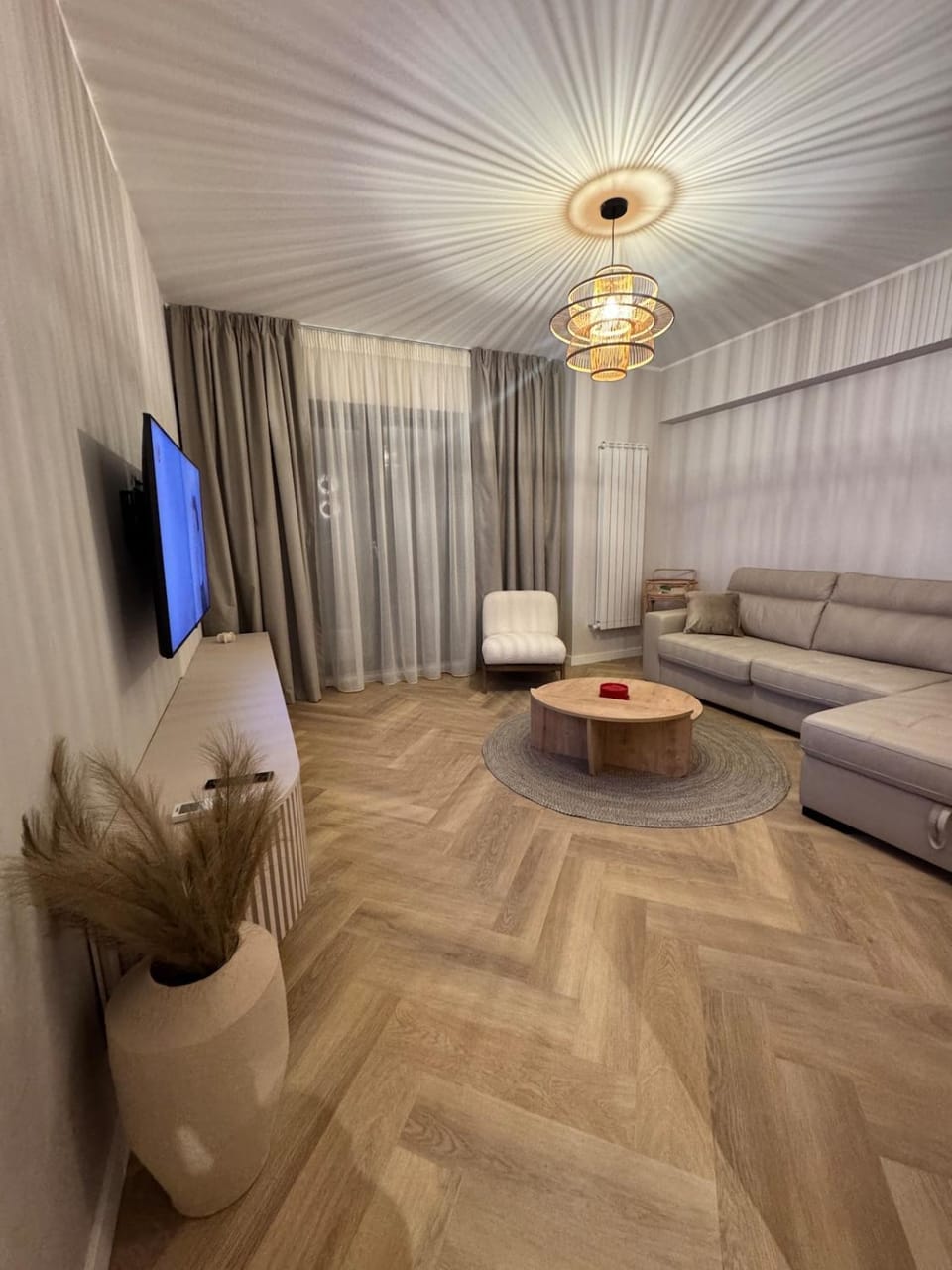 Communal lounge/ TV room, TV and multimedia, Living room, Seating area, Evening entertainment