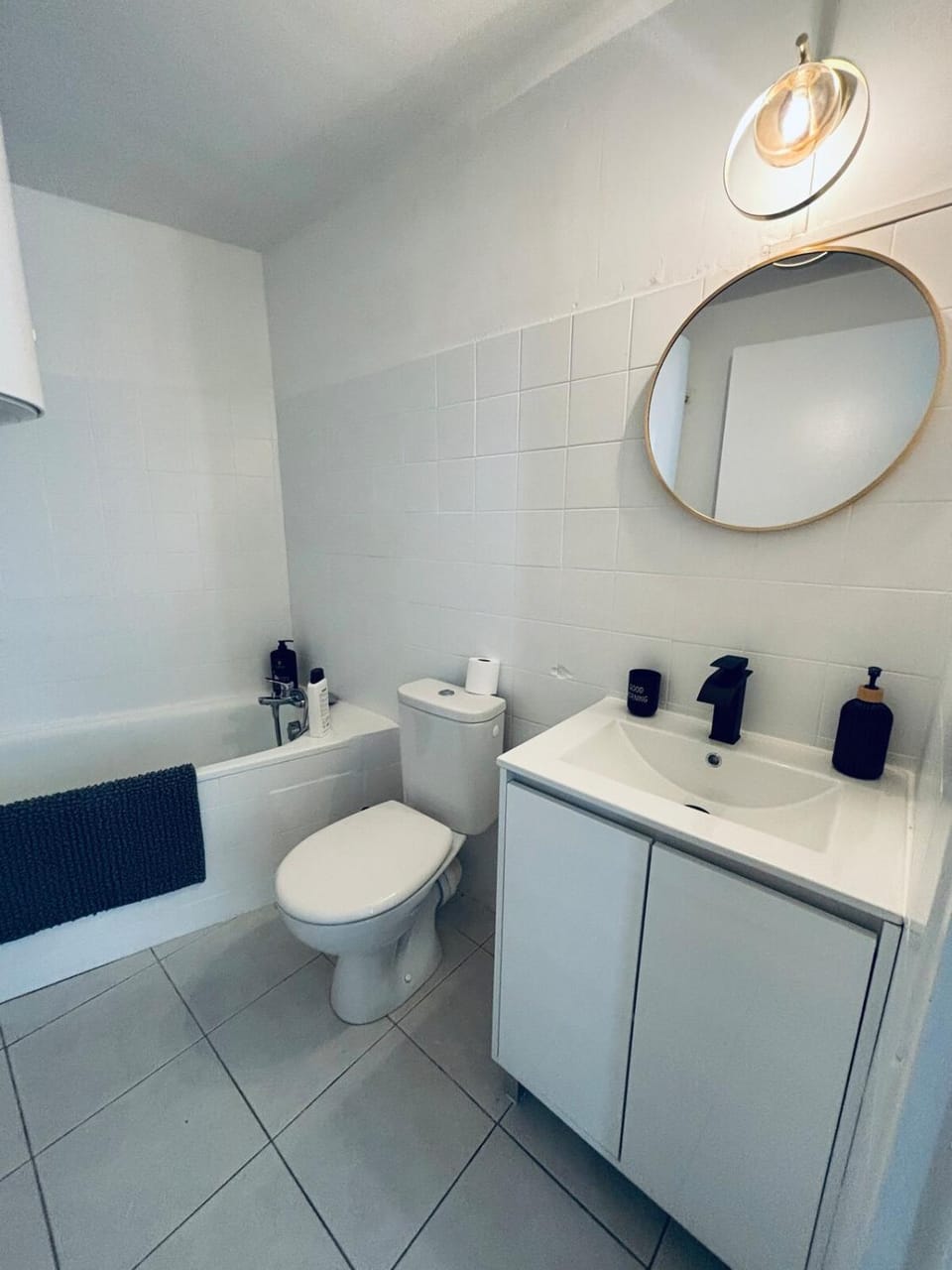 Meneau 2- Center-Wifi- Connected TV Apartment in Béziers