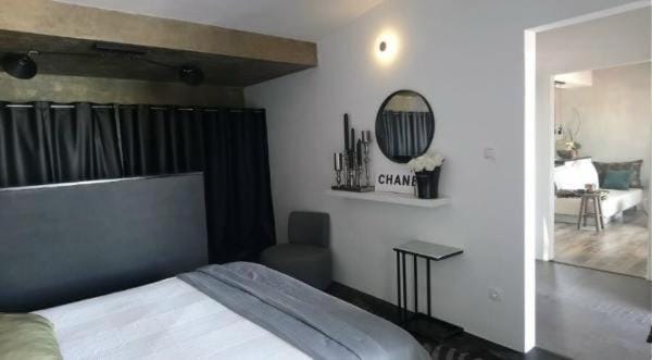 Magic Roof Apartment in Okrug Gornji