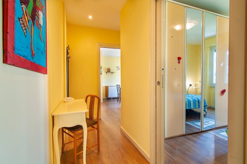 Bed, Photo of the whole room, Dining area, Bedroom, wardrobe