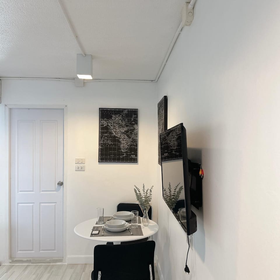 White & Black Cozy Room Heart of Nimman Apartment in Chiang Mai