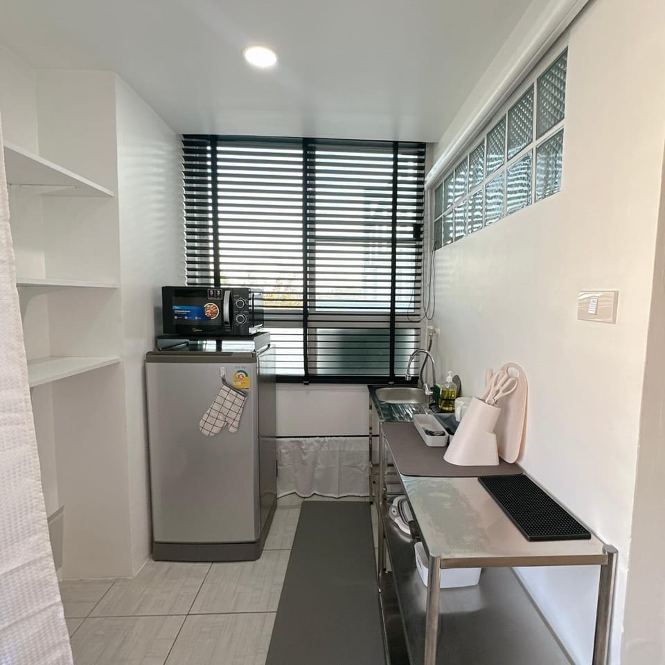 White & Black Cozy Room Heart of Nimman Apartment in Chiang Mai