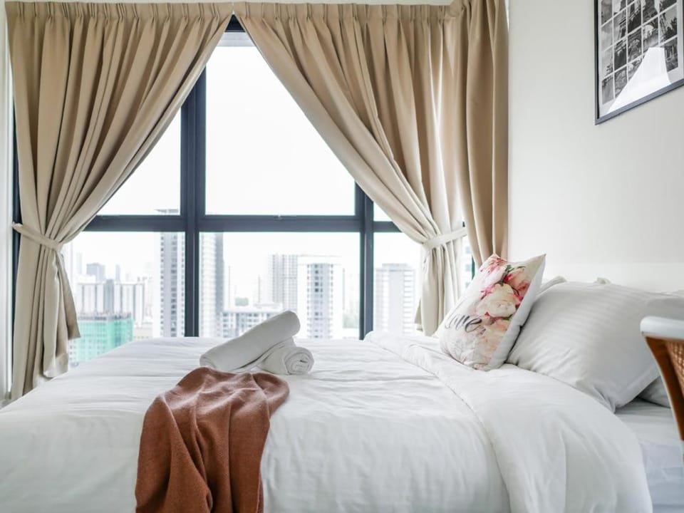 Bed, Bedroom, towels