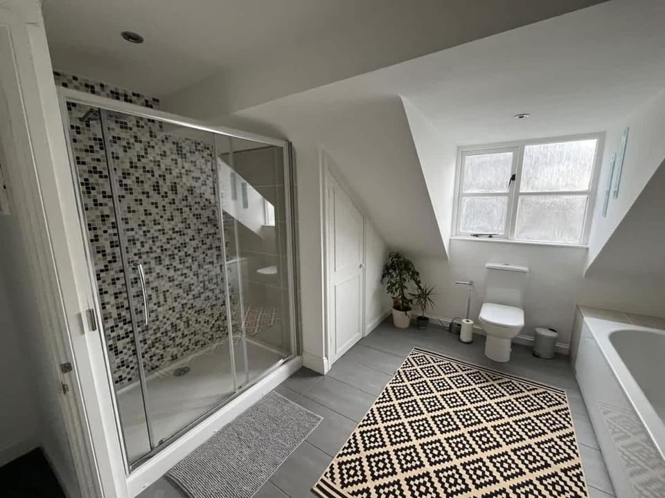 Spacious Village House near Oxford with Woodburner House in South Oxfordshire District