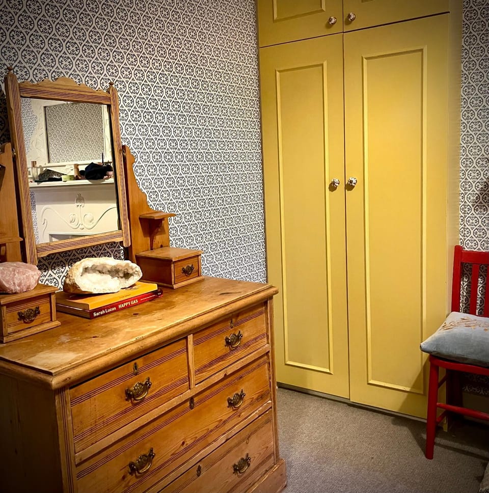 Double bedroom Homestay near Portobello Vacation rental in London