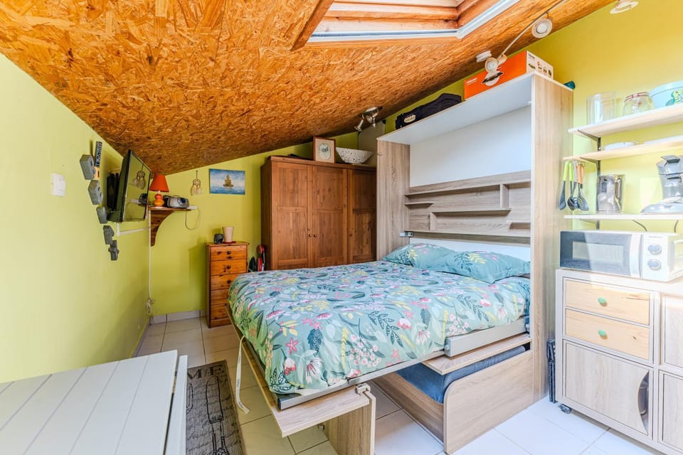 Property building, Living room, Bedroom