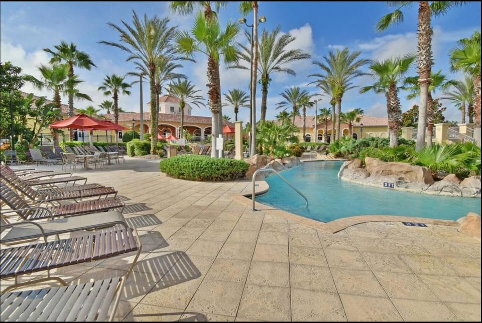 Disney-Area 3BR Home | Pool, Arcade & Tiki Bar Bed and Breakfast in Polk County