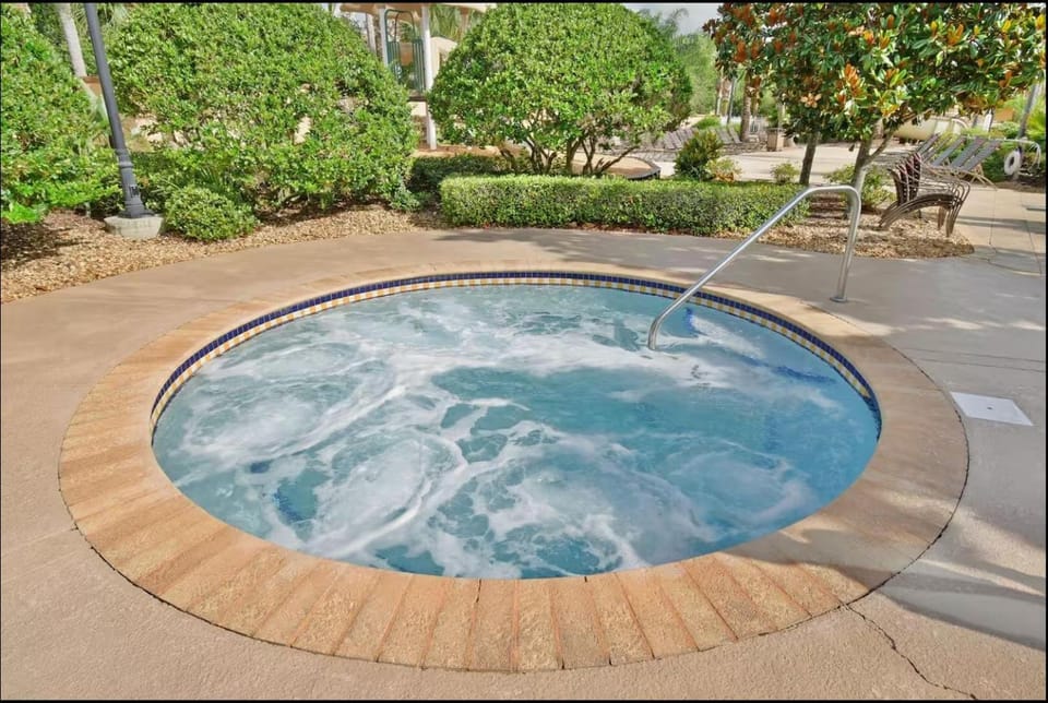 Disney-Area 3BR Home | Pool, Arcade & Tiki Bar Bed and Breakfast in Polk County