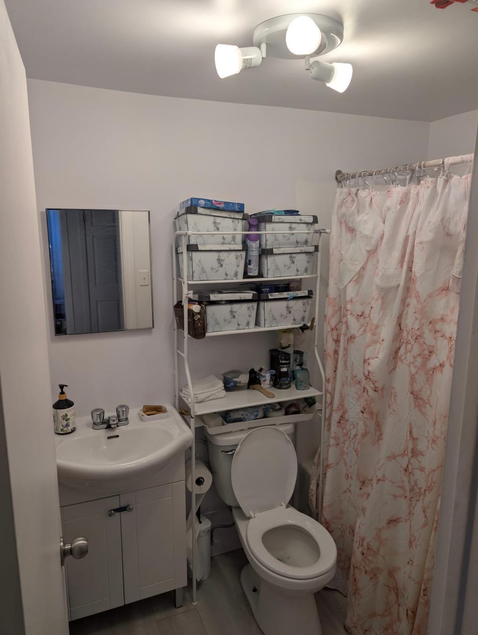 Chez Walid Apartment in Laval