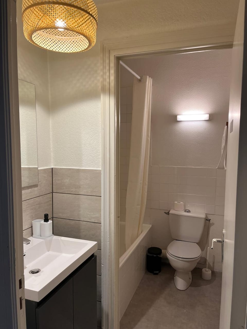 Appartment Doutre-2e étage Apartment in Angers