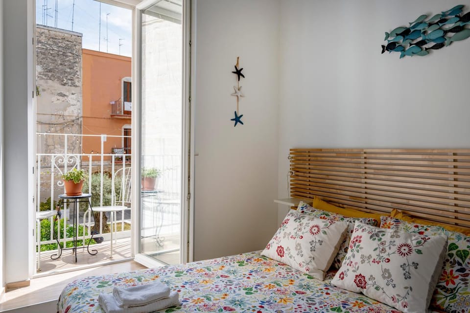 Bed, Balcony/Terrace, Bedroom