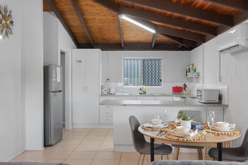 Relaxing 3BR House with ACs Near Crestmead Central House in Brisbane