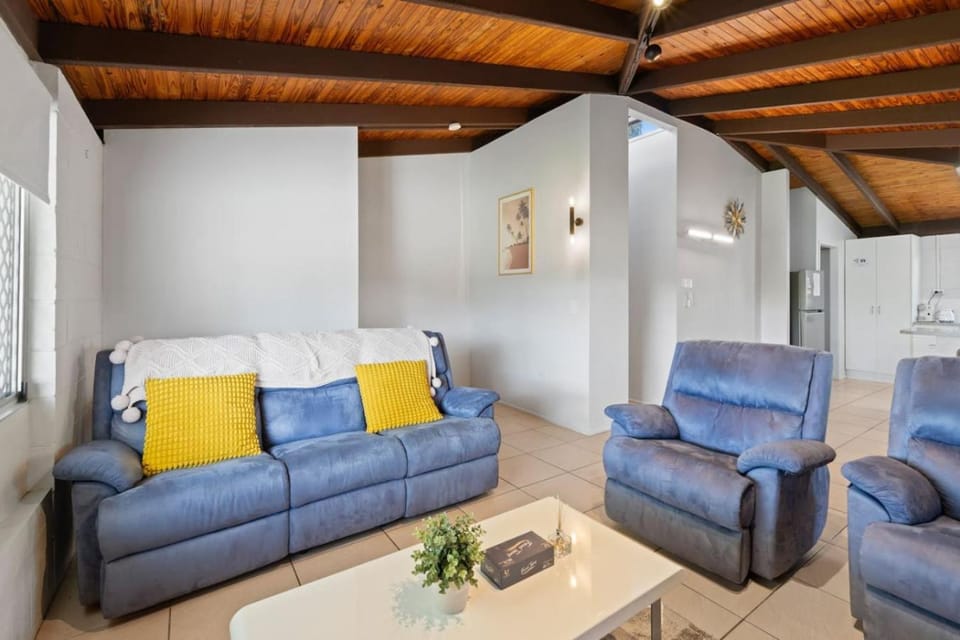 Relaxing 3BR House with ACs Near Crestmead Central House in Brisbane