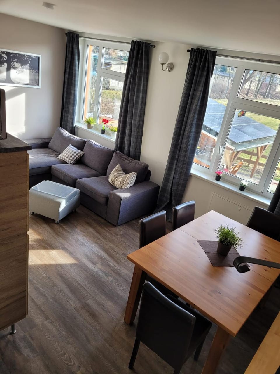 Living room, Seating area, Dining area