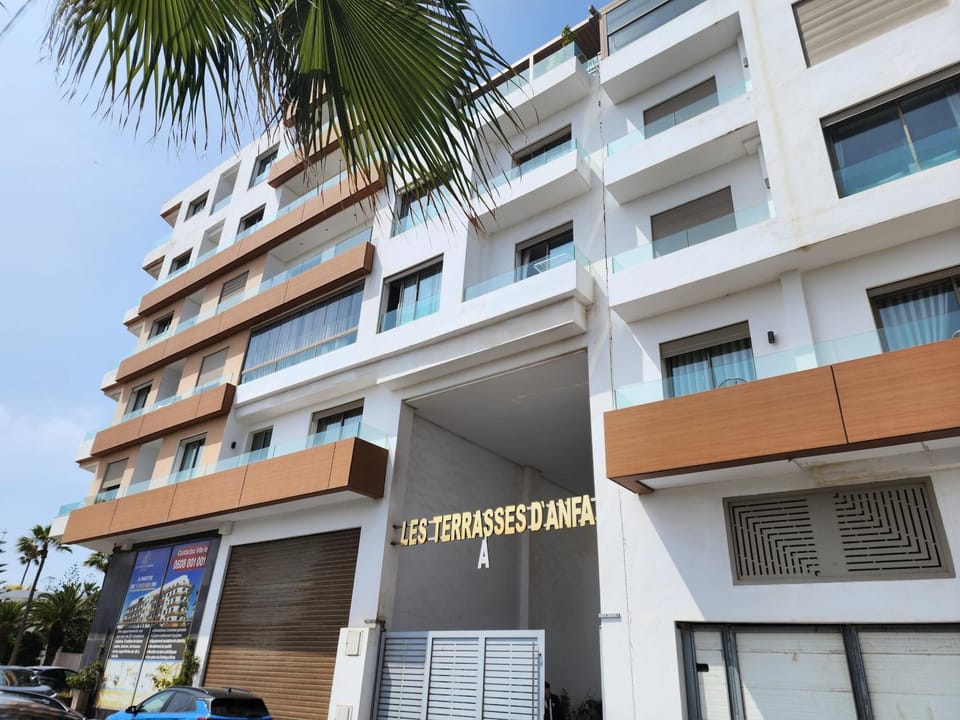 Terrasse d'anfa Studio à côté de la plage avec Jeux PS5 et deux manettes Apartment in Casablanca