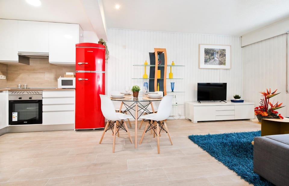 Communal lounge/ TV room, Kitchen or kitchenette, Seating area, Dining area