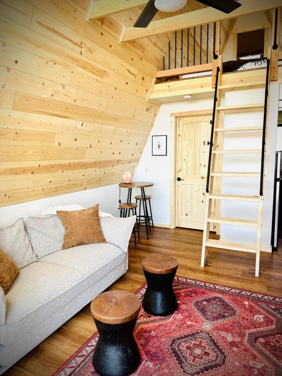 The Scout a cozy mountain cabin with million dollar view Cabin in Missouri