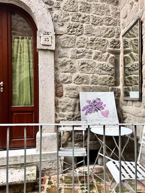 Facade/entrance, acessibility