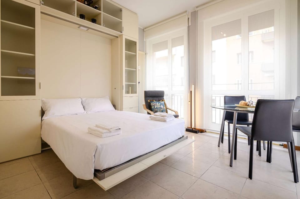 Large and bright studio in the heart of Bologna Apartment in Bologna