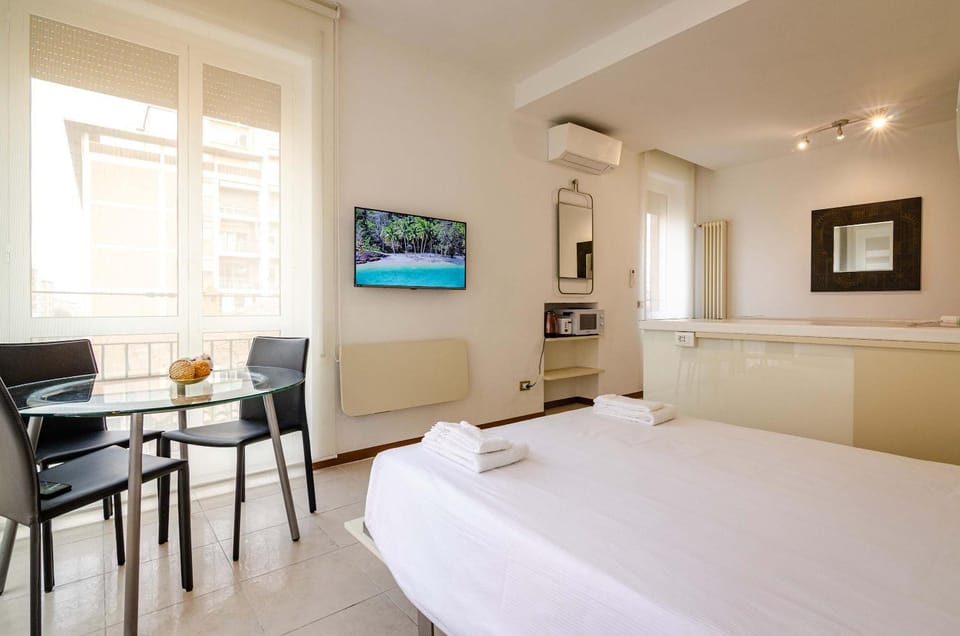 Large and bright studio in the heart of Bologna Apartment in Bologna