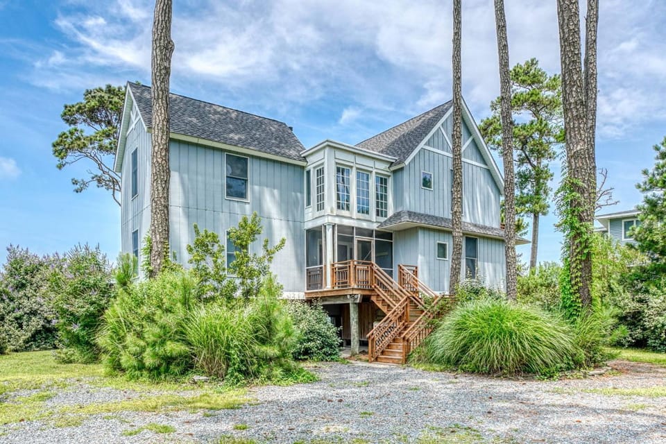 Grandview - Pet friendly, Waterfront home with dock! House in Chincoteague Island