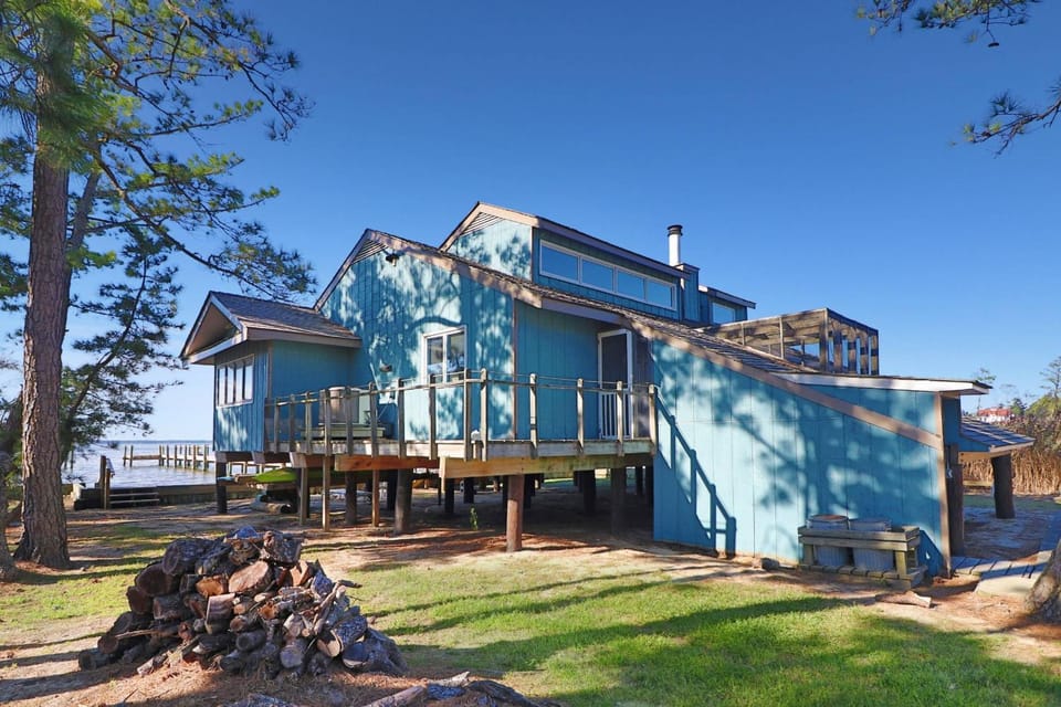 Grey Heron - Pet friendly, waterfront home with boat dock! House in Chincoteague Island