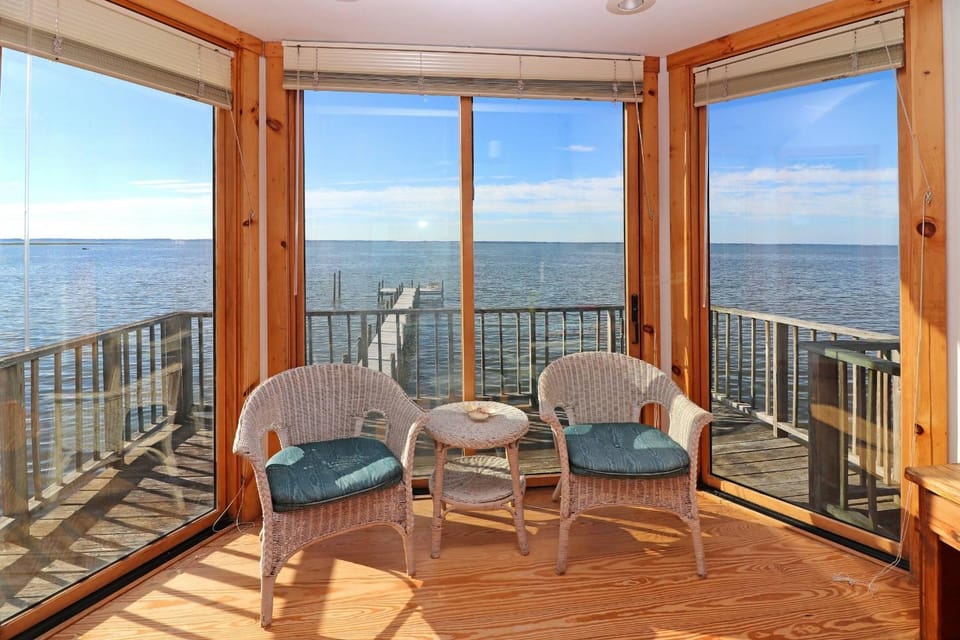 Grey Heron - Pet friendly, waterfront home with boat dock! House in Chincoteague Island