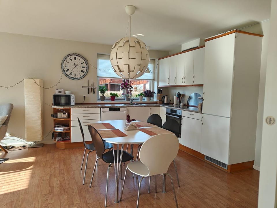 Kitchen or kitchenette, Kitchen or kitchenette