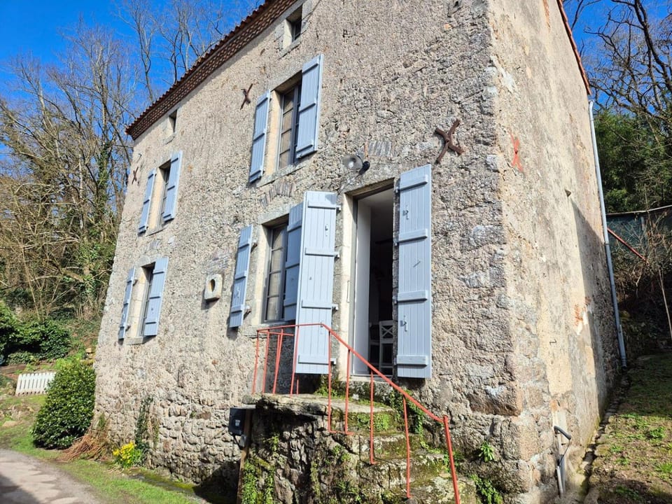 La maison de Pierre, studio à 20 min du Puy du Fou Bed and Breakfast in Pays de la Loire