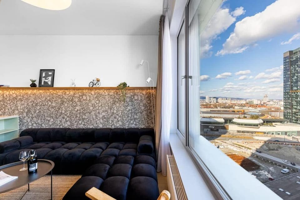 Day, View (from property/room), Balcony/Terrace, Living room, Seating area, Evening entertainment, City view
