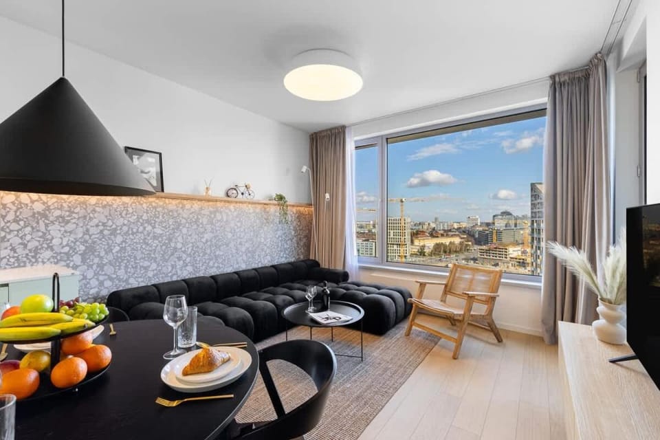 Communal lounge/ TV room, TV and multimedia, Living room, Seating area, Dining area, Evening entertainment