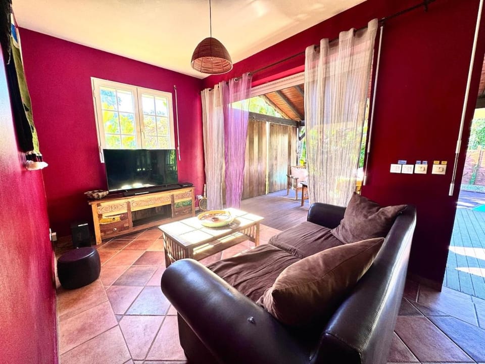Villa créole et cadre tropical Villa in Petit-Bourg
