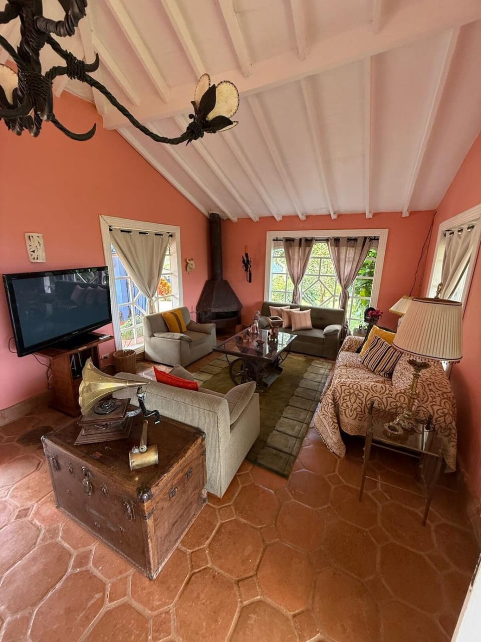 TV and multimedia, Living room, Seating area