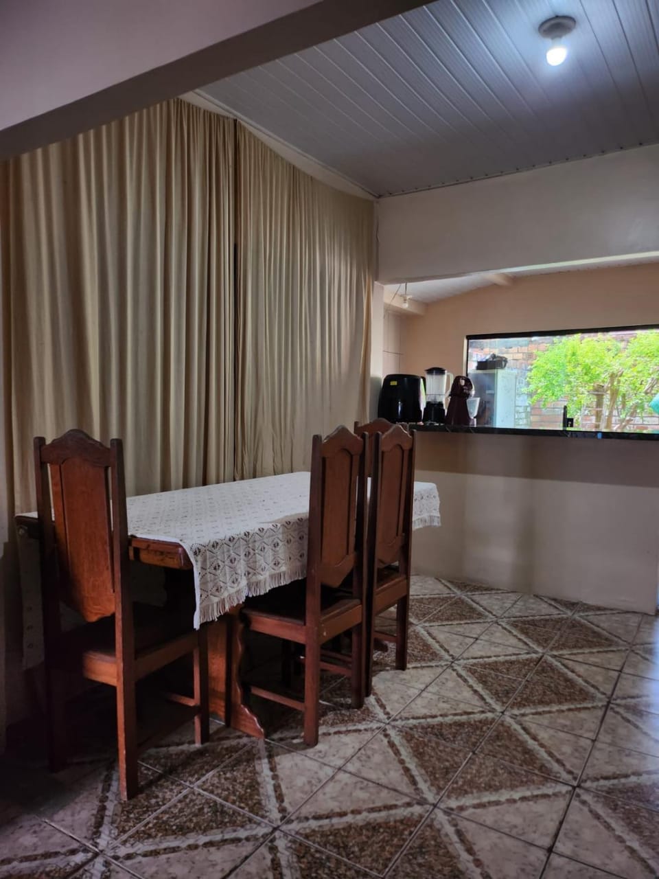 Seating area, Dining area