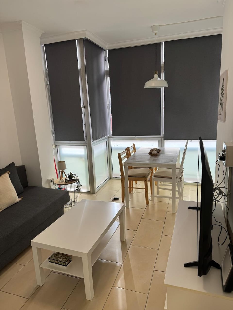 TV and multimedia, Living room, Seating area, Dining area