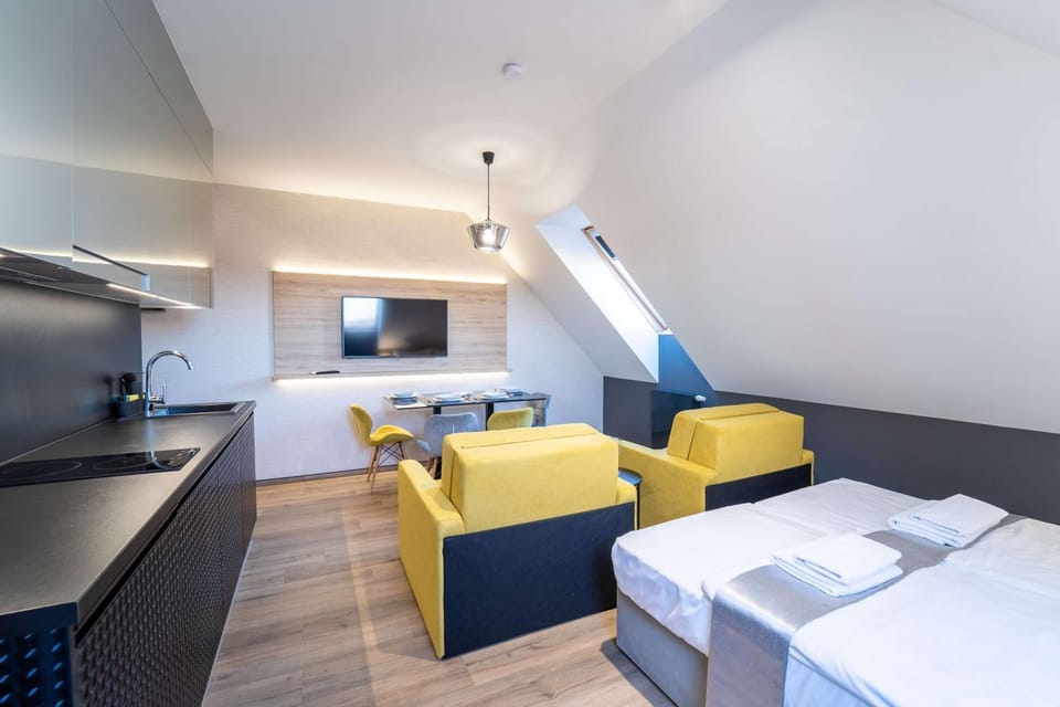 Kitchen or kitchenette, Living room, Bedroom