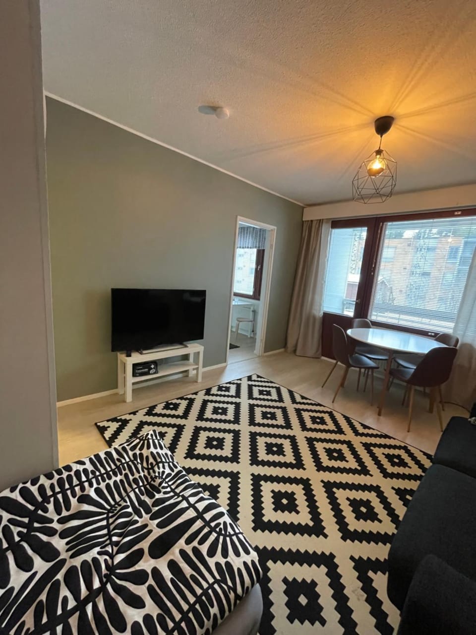 Kaksio 51m2 ilmaisella pysäköinnillä ja parvekkeella Apartment in Finland