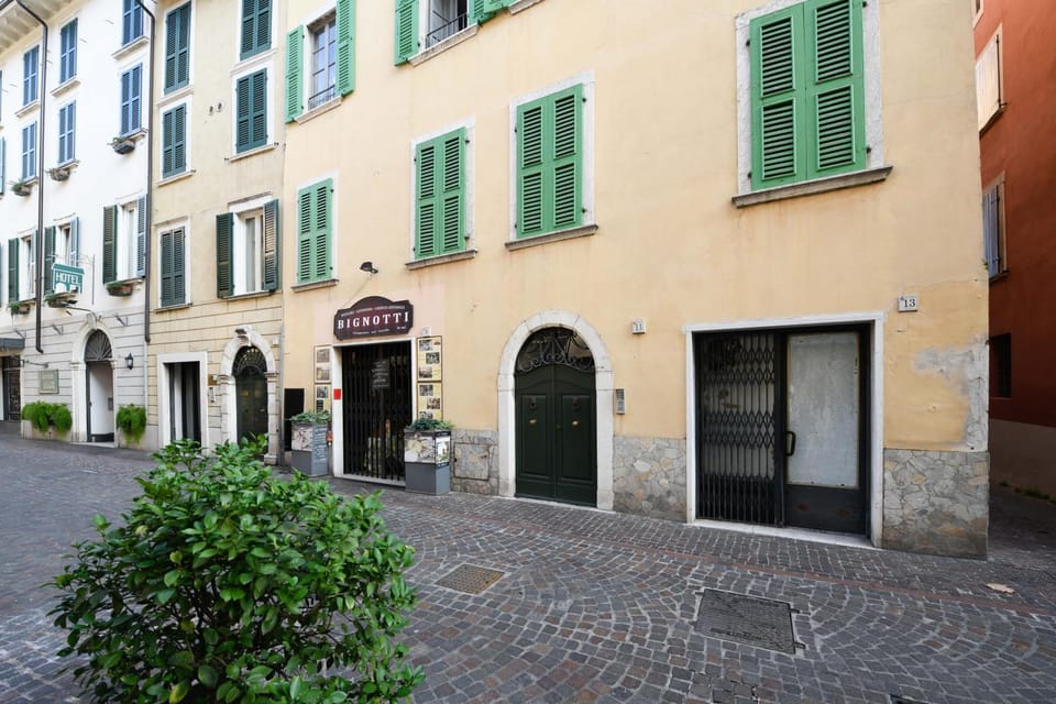 Property building, Street view