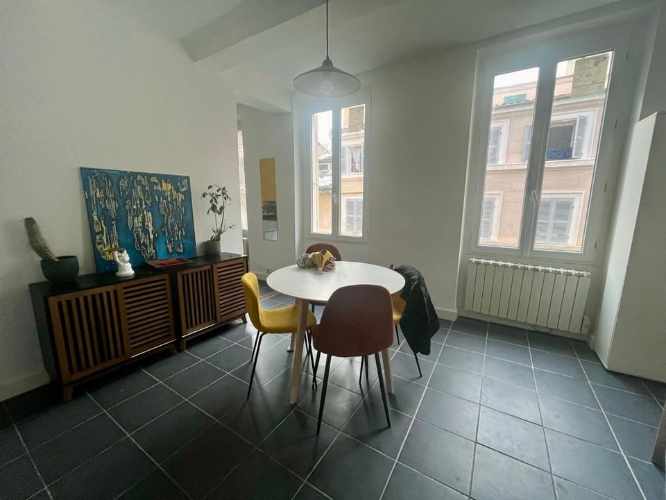Un spacieux t2 en plein centre cours belsuns Apartment in Marseille