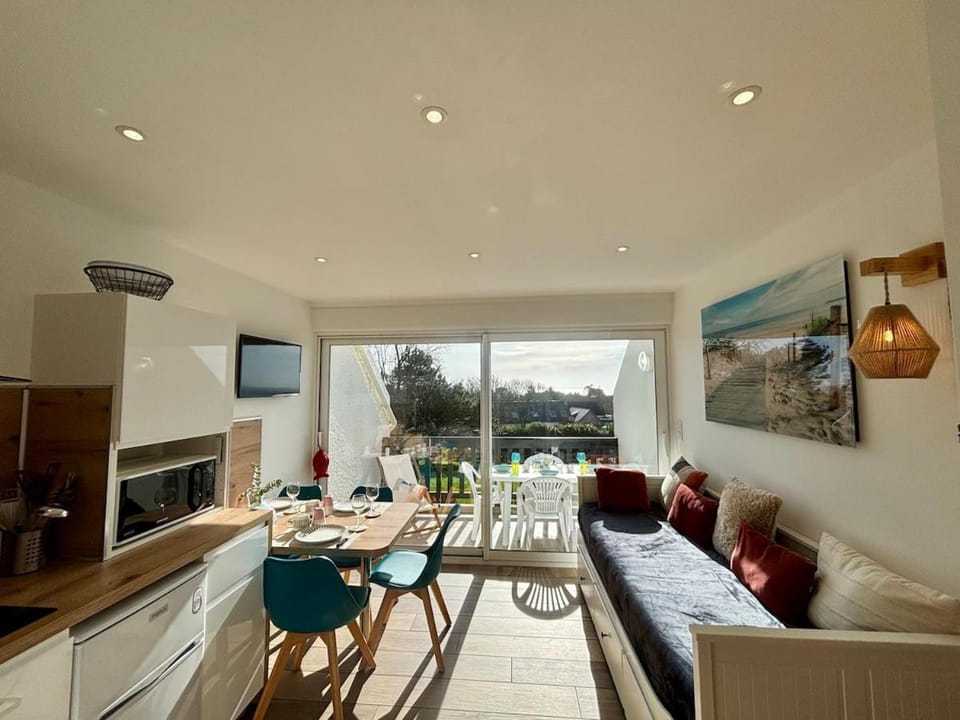 L'Echappee Belle Vue Mer Piscine 4 personnes Apartment in Guidel