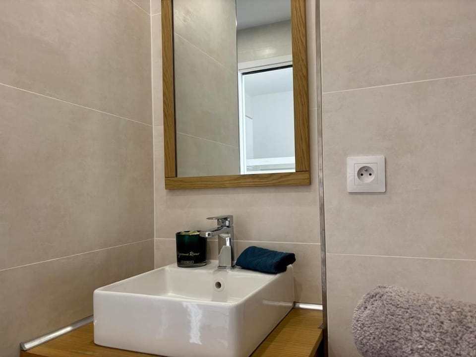 L'Echappee Belle Vue Mer Piscine 4 personnes Apartment in Guidel