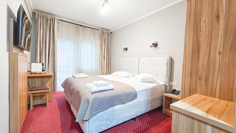 Bed, TV and multimedia, Coffee/tea facilities, Bedroom, furniture, heating, internet, air conditioner