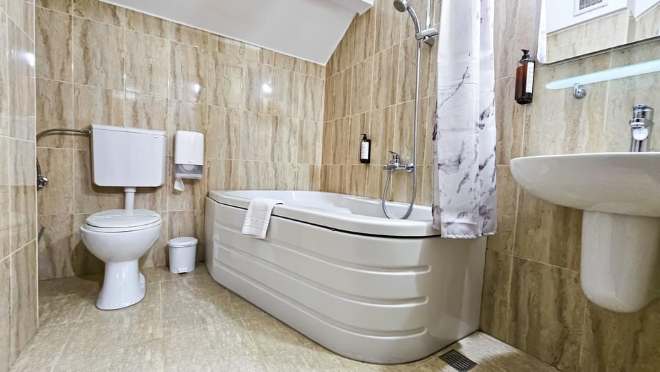 Bathroom, Bath, hair dryier