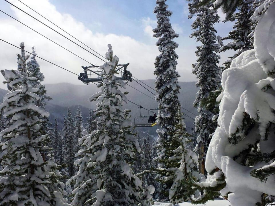 Luxury 2 bed 2 bath Condo in River Run with Pool and Hot Tub Apartment in Keystone