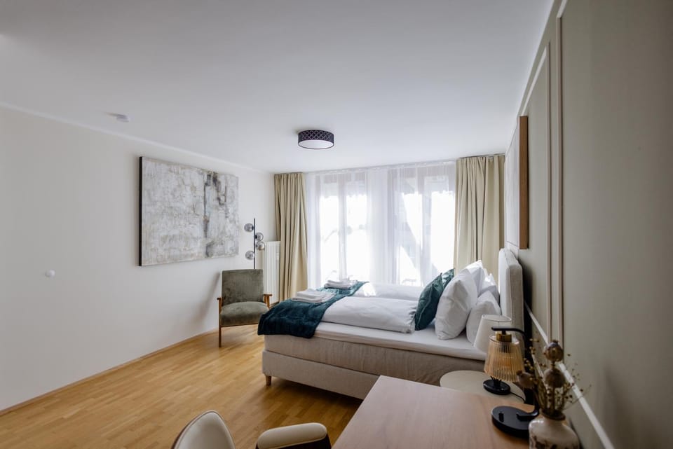 Seating area, Bedroom