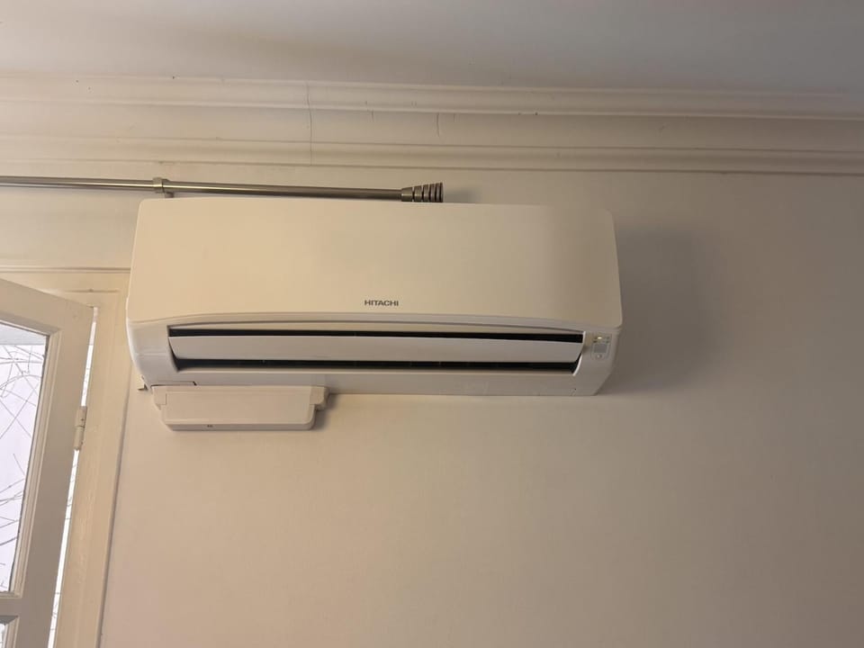 FLEUR- Cosy Studio, 200 Promenade des Anglais et Negresco, wifi, climatisation- calme Apartment in Nice