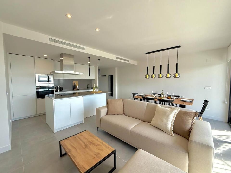 SR Oasis 325 2 BDR Penthouse with Sea View Apartment in Costa del Sol