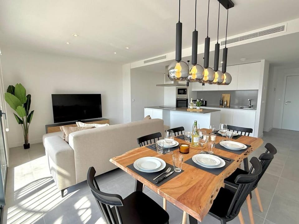 SR Oasis 325 2 BDR Penthouse with Sea View Apartment in Costa del Sol
