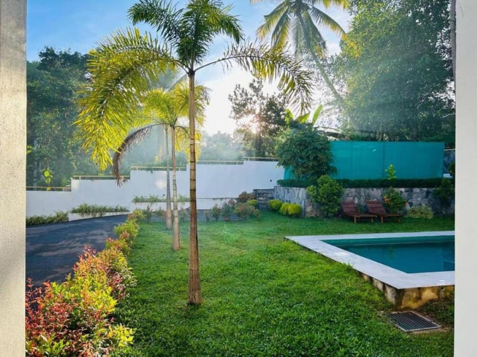 Garden view, Garden view