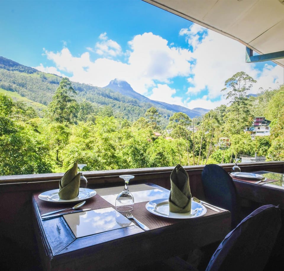 Restaurant/places to eat, Natural landscape, Dining area, Mountain view
